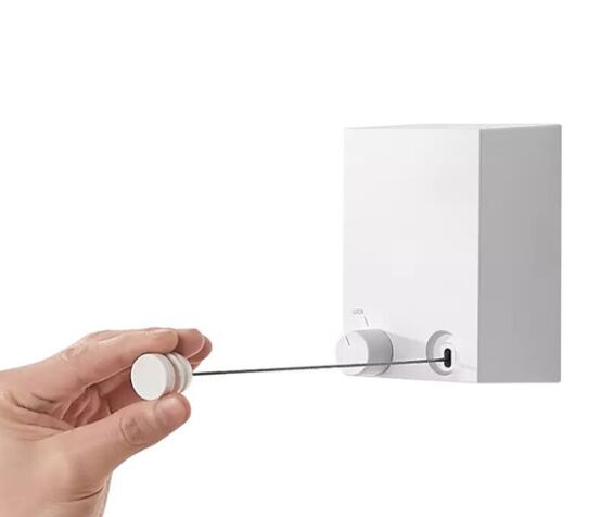 越來(lái)越多人陽(yáng)臺(tái)不掛晾衣繩了，只需一根“鋼絲線(xiàn)，自由伸縮不擋光